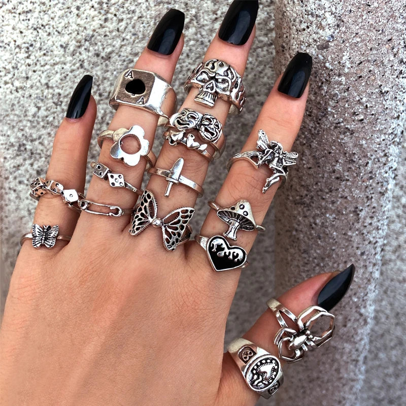 Punk Gothic Heart Ring Set for Women Black Dice Vintage Spades Ace Silver Color Plated Retro Rhinestone Charm Finger Jewelry