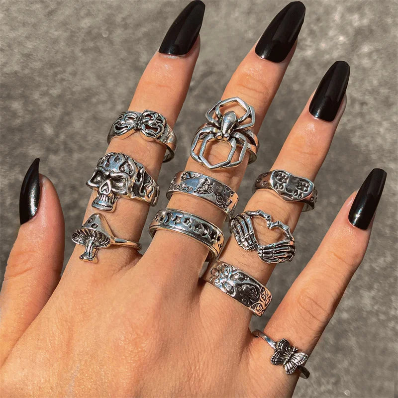 Punk Gothic Heart Ring Set for Women Black Dice Vintage Spades Ace Silver Color Plated Retro Rhinestone Charm Finger Jewelry