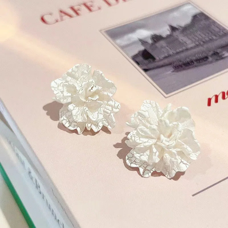 Big White Flowers Stud Earrings for Women Personality Fashion Unique Wedding Jewelry