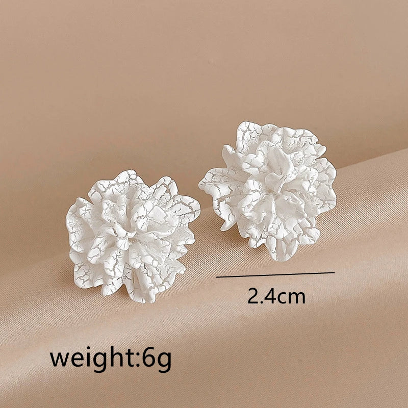 Big White Flowers Stud Earrings for Women Personality Fashion Unique Wedding Jewelry