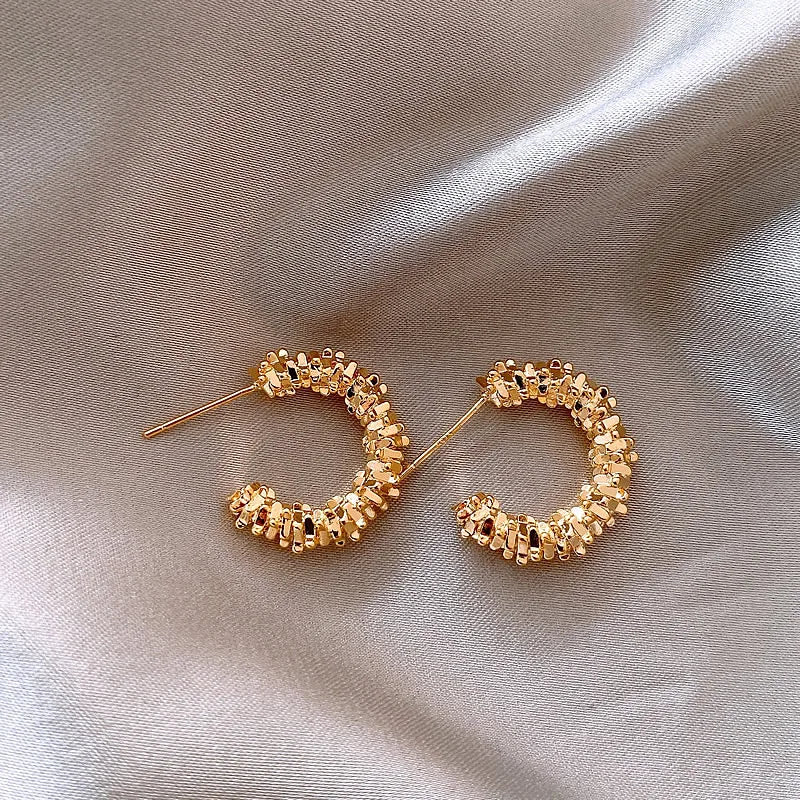 Vintage Twisted Wave Metal C-Shaped Semicircular Earrings Women Jewelry Party